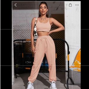 solid cami top & drawstring wist sweatpants